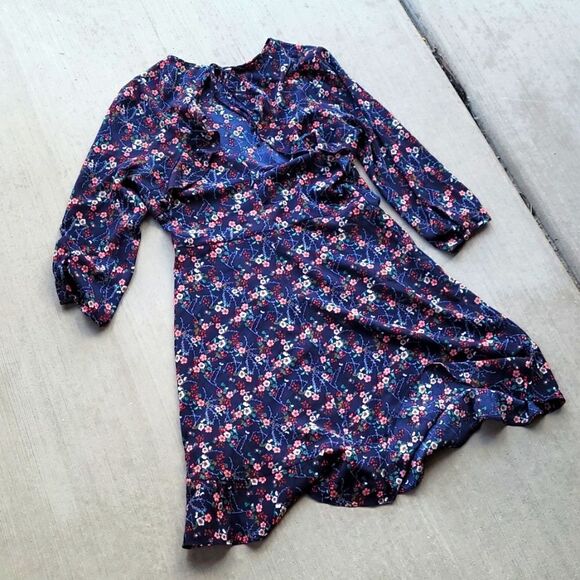 Sfera Basic Ruffle Keyhole Back Floral Dress - Picture 4 of 5